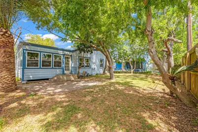 115 Whiting Street, Galveston, TX 77550 - Photo 35