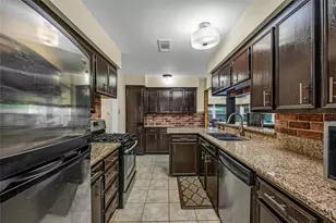115 Whiting St, Galveston, TX 77550 - Photo 9