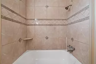 6231 S Briar Knoll Dr, Houston, TX 77072 - Photo 13