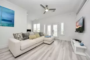 1010 Rosine St, Houston, TX 77019 - Photo 9