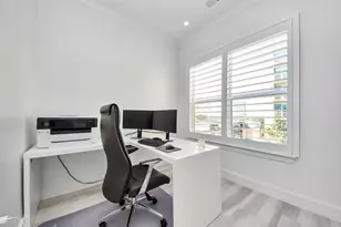 1010 Rosine St, Houston, TX 77019 - Photo 5