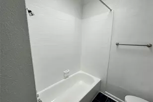 219 Marshall St, Houston, TX 77006 - Photo 7