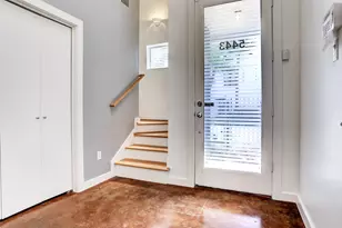 5443 Rose St, Houston, TX 77007 - Photo 9