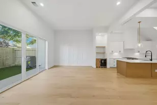 1516 Dorothy St, Houston, TX 77008 - Photo 5