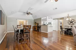 223 Pin Oak Ln, Magnolia, TX 77354 - Photo 9
