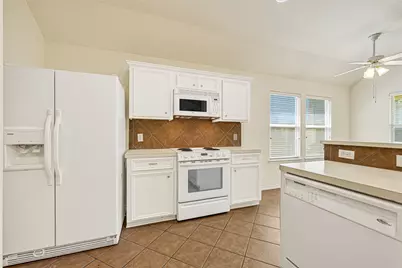 17919 Magenta Springs Drive, Humble, TX 77346 - Photo 9