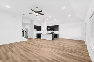 978 Garden Path Dr, Willis, TX 77378 - Photo 3