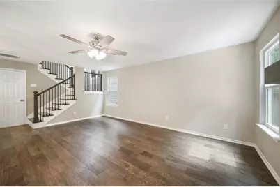 101 N Villa Oaks Drive, The Woodlands, TX 77382 - Photo 9