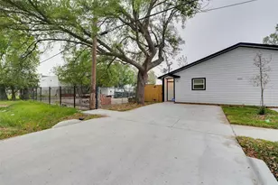 2702 Reid St, Houston, TX 77026 - Photo 3