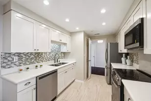 2001 Holcombe Blvd, Houston, TX 77030 - Photo 11