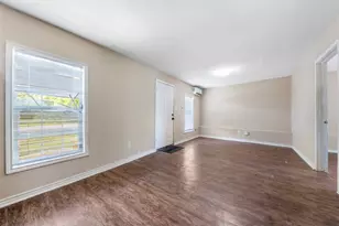 422 2nd Ave N, Texas City, TX 77590 - Photo 5