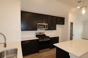 31015 Newcomb Landing Ln, Waller, TX 77484 - Photo 3