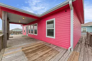 818 W Johnson Crawford Circle, Port Bolivar, TX 77650 - Photo 9