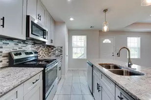 5405 Groveton St, Houston, TX 77033 - Photo 9