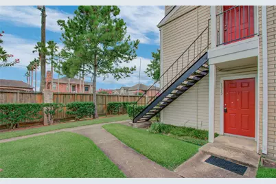 2750 Holly Hall Street #1315, Houston, TX 77054 - Photo 9