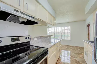 2750 Holly Hall Street #1315, Houston, TX 77054 - Photo 17