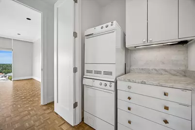 3711 San Felipe Street #10C, Houston, TX 77027 - Photo 15
