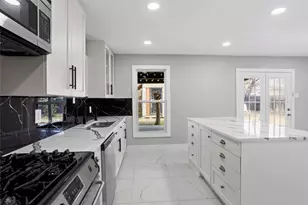 12707 Southbridge Rd, Houston, TX 77047 - Photo 9