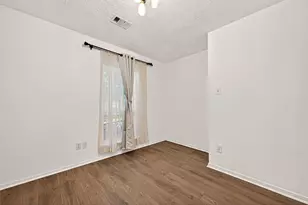 8526 Greenleaf Lake Dr, Houston, TX 77095 - Photo 9