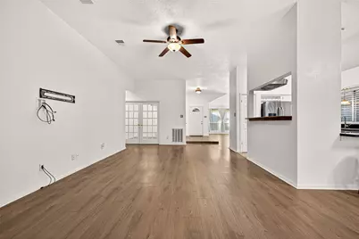 8526 Greenleaf Lake Drive, Houston, TX 77095 - Photo 15