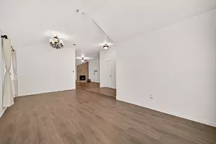 8526 Greenleaf Lake Dr, Houston, TX 77095 - Photo 7