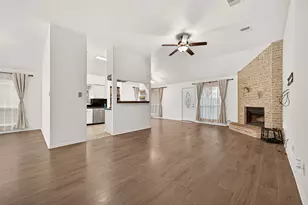 8526 Greenleaf Lake Dr, Houston, TX 77095 - Photo 11