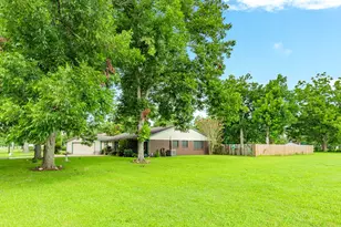 208 Lostracco St, Angleton, TX 77515 - Photo 13