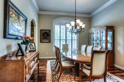 154 W Hullwood Court, The Woodlands, TX 77389 - Photo 9
