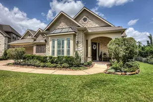 154 W Hullwood Ct, The Woodlands, TX 77389 - Photo 1