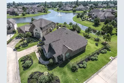 154 W Hullwood Court, The Woodlands, TX 77389 - Photo 43