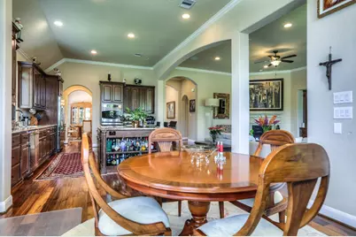 154 W Hullwood Court, The Woodlands, TX 77389 - Photo 17