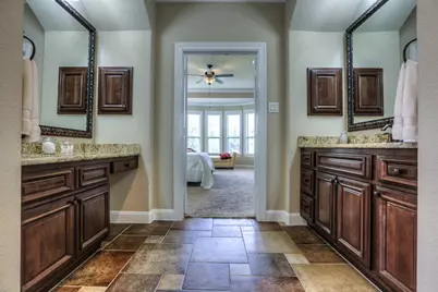 154 W Hullwood Court, The Woodlands, TX 77389 - Photo 31