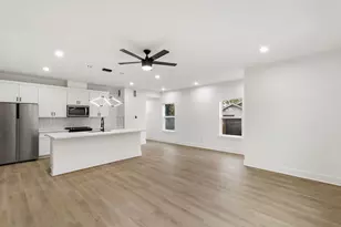 4114 Castor St, Houston, TX 77022 - Photo 9