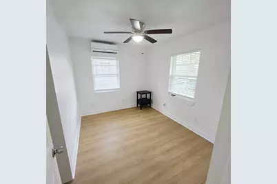 305 Miles Road, Bacliff, TX 77518 - Photo 9