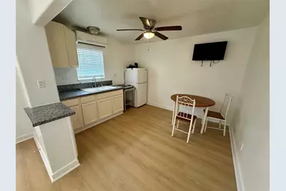 305 Miles Road, Bacliff, TX 77518 - Photo 3