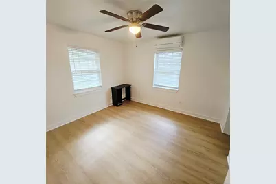 305 Miles Road, Bacliff, TX 77518 - Photo 11