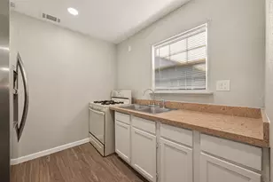 10141 Chadwick St, Houston, TX 77029 - Photo 9