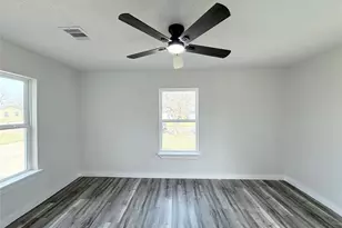 506 S Iowa St, La Porte, TX 77571 - Photo 9