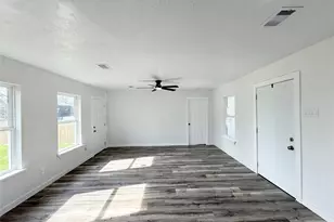 506 S Iowa St, La Porte, TX 77571 - Photo 5