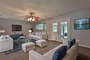 116 Cypress St, Lake Jackson, TX 77566 - Photo 11