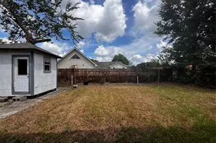 7931 Keller St, Houston, TX 77012 - Photo 11