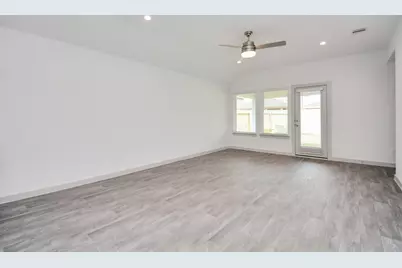 12814 Heddington Grove Lane, Houston, TX 77047 - Photo 19