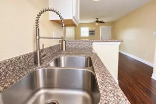 3906 Rotman St, Houston, TX 77003 - Photo 3