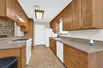 501 S Travis Street, Deer Park, TX 77536 - Photo 5