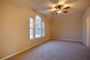 2212 Valley View Crossing, Conroe, TX 77304 - Photo 9