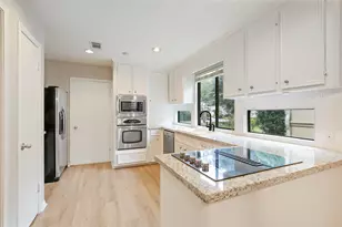 36 N Autumnwood Way, The Woodlands, TX 77380 - Photo 5