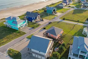 2691 Gillespie, Crystal Beach, TX 77650 - Photo 33