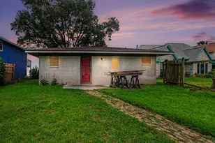 10518 Ocean Dr, Beach City, TX 77523 - Photo 1