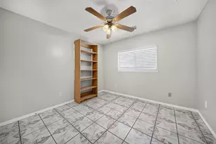 20023 Ravenmeadow Ln, Katy, TX 77449 - Photo 17