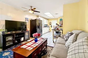 5223 Heathercrest St, Houston, TX 77045 - Photo 7